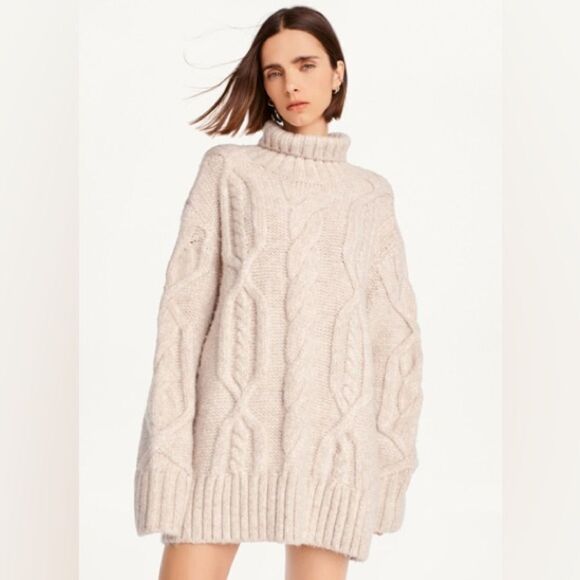 DKNY - Women's Oversized Cable Knit Oat Sweater In Camel- New with Tag - Picture 1 of 3
